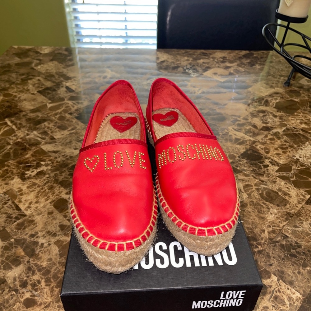 Preloved MOSCHINO RED LOVE ESPHADRILLES SIZE 39